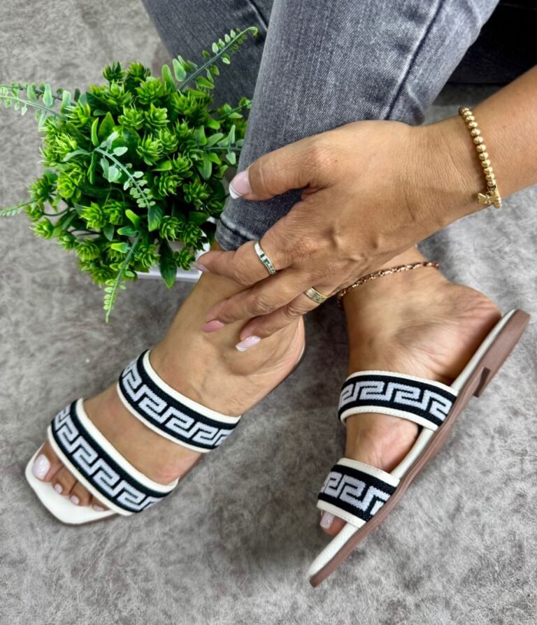 Sandalia Griega Fendi Blanca FE