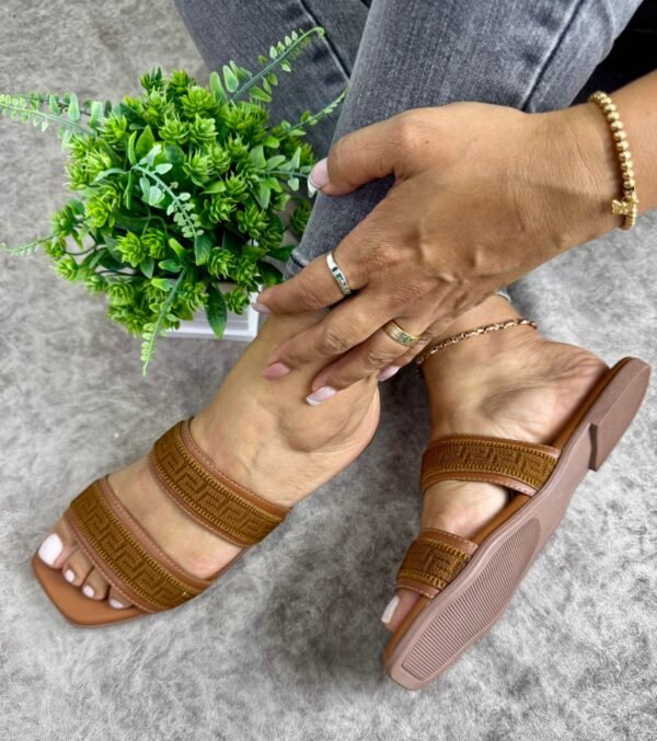 Sandalia Griega Fendi Café FE