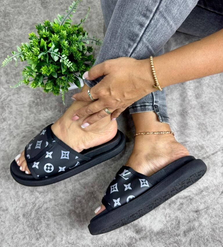 Sandalia plana LV Sunset Comfort Negra FE