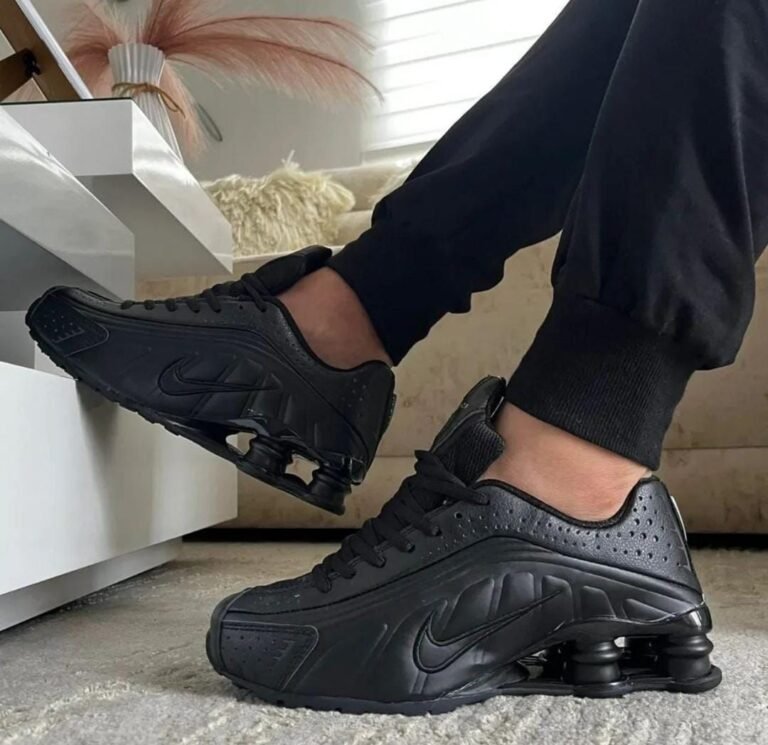 Shox R4 Negra FE