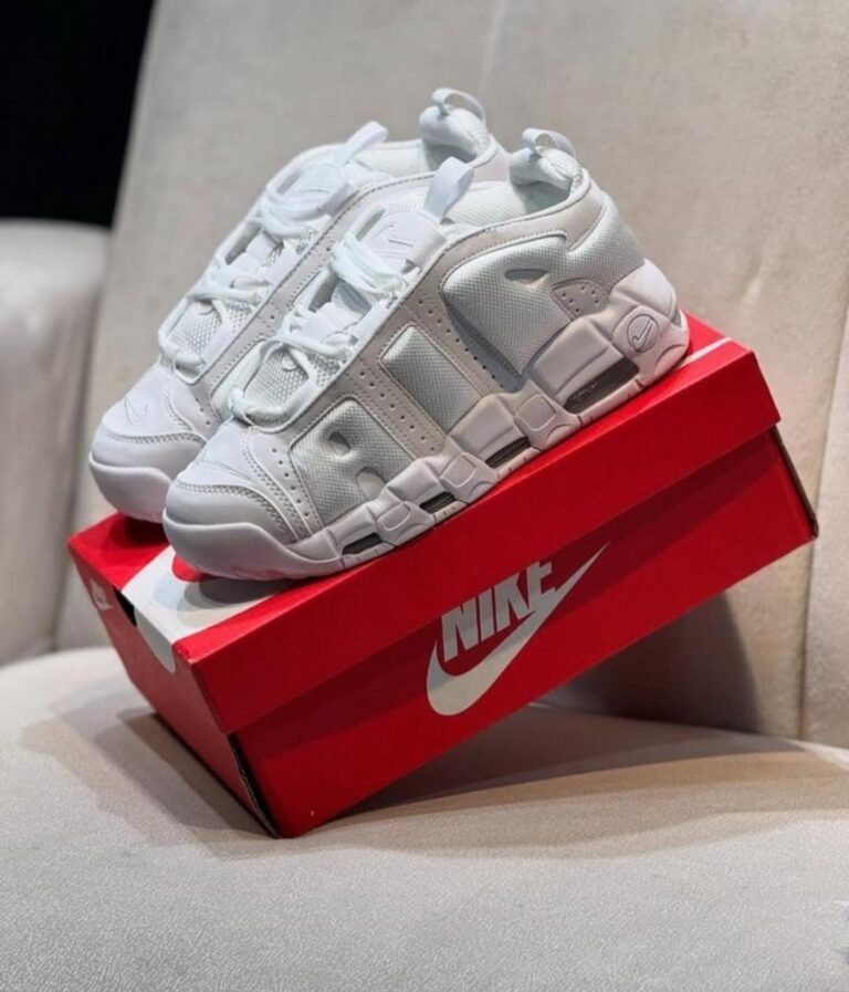 Air More Uptempo Low Blanca MA