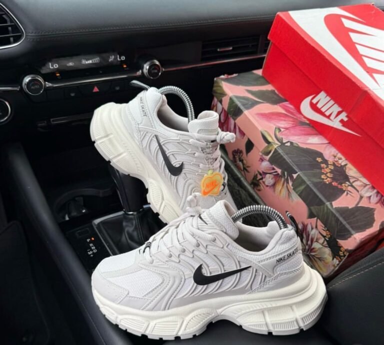 Skate Blanca-Negra FE